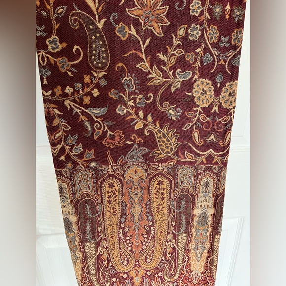 Woven Throw - Picture 6 of 10